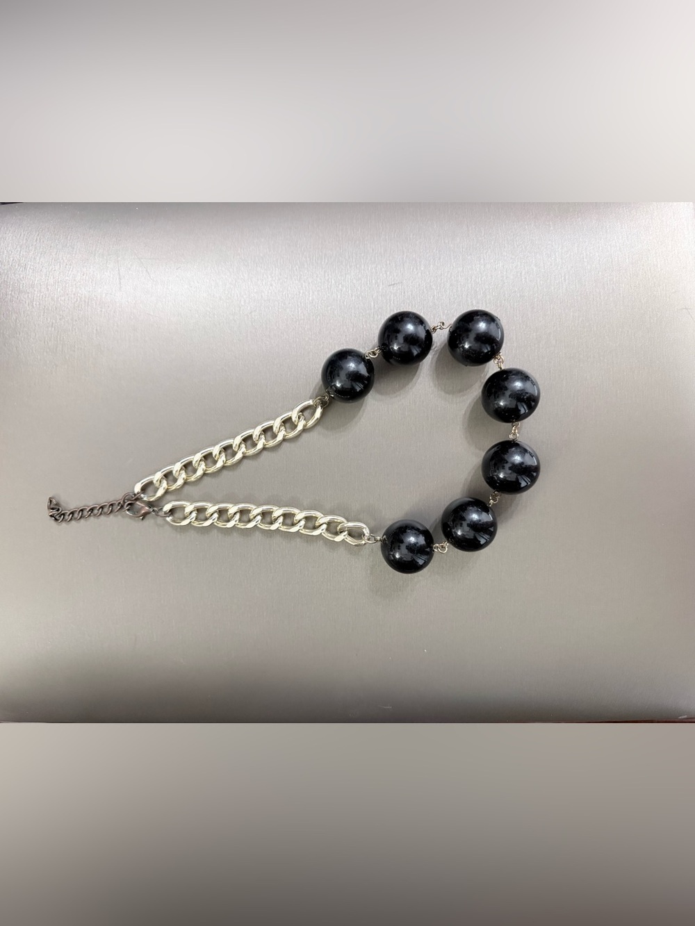 Chain and bead necklace